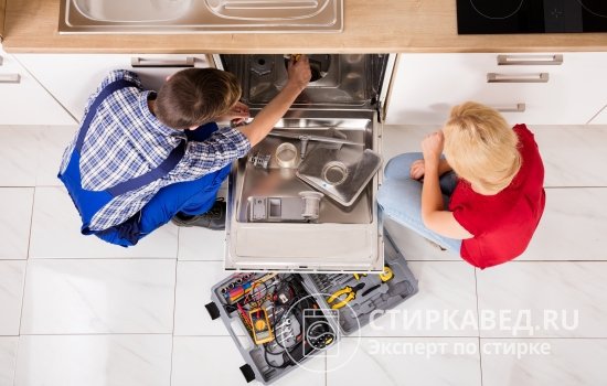 Большинство поломок посудомоек можно устранить самостоятельно