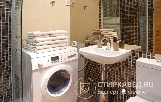 Ванная комната – помещение, где стиральную машину размещают чаще всего