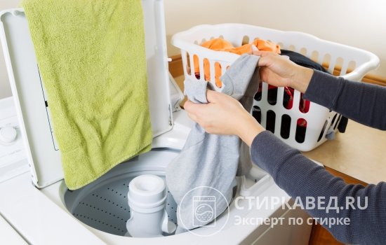 В стиральной машине с лопастным активатором нельзя стирать изделия из деликатных тканей