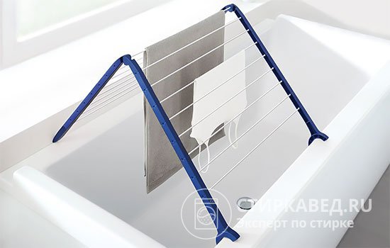 Мобильная конструкция, предназначенная для сушки белья над ванной